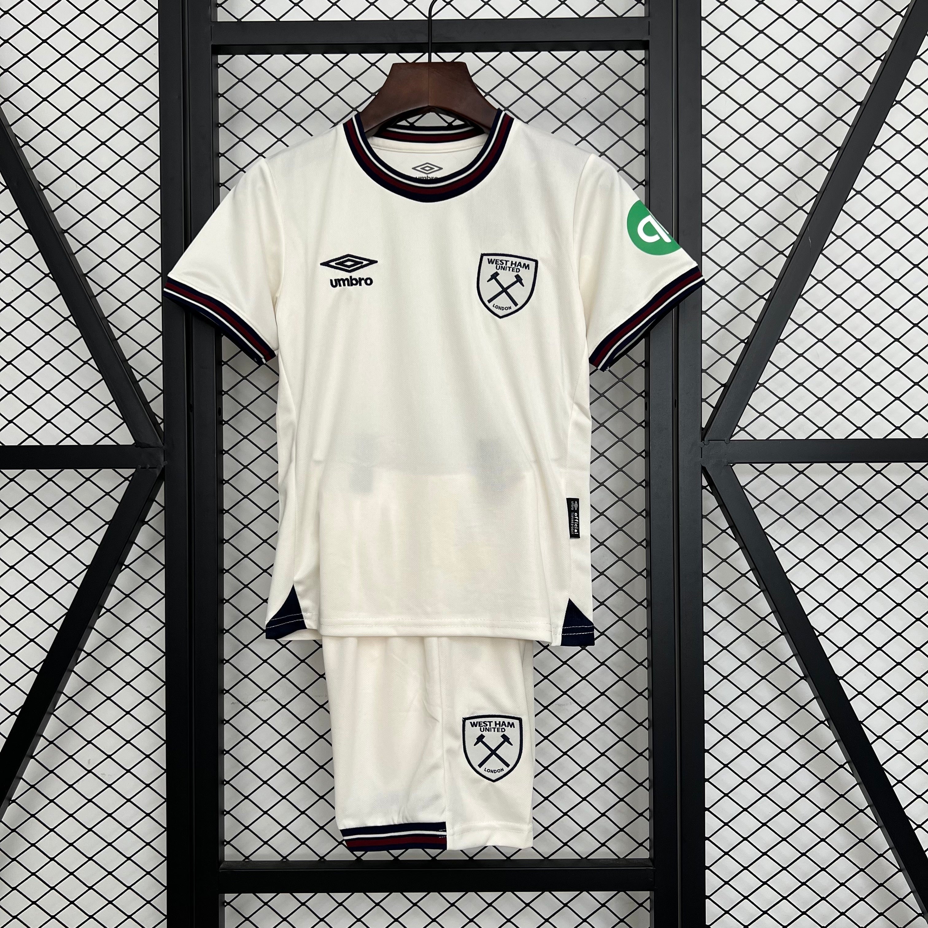 25/26 Kids West Ham United away Size: 16-287