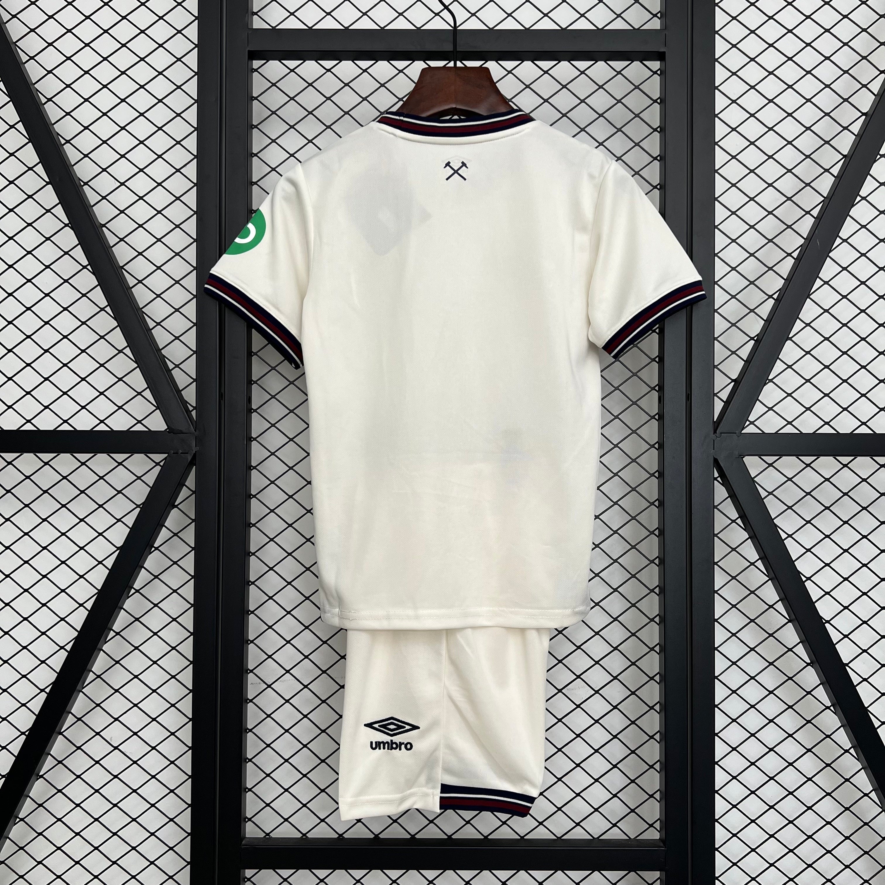 25/26 Kids West Ham United away Size: 16-287