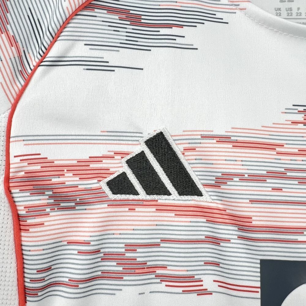 Bayern Munich 2025/26 Away Kids Kit9