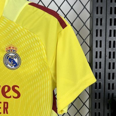 Real Madrid 2025/26 Yellow Goalkeeper Kids Kit10