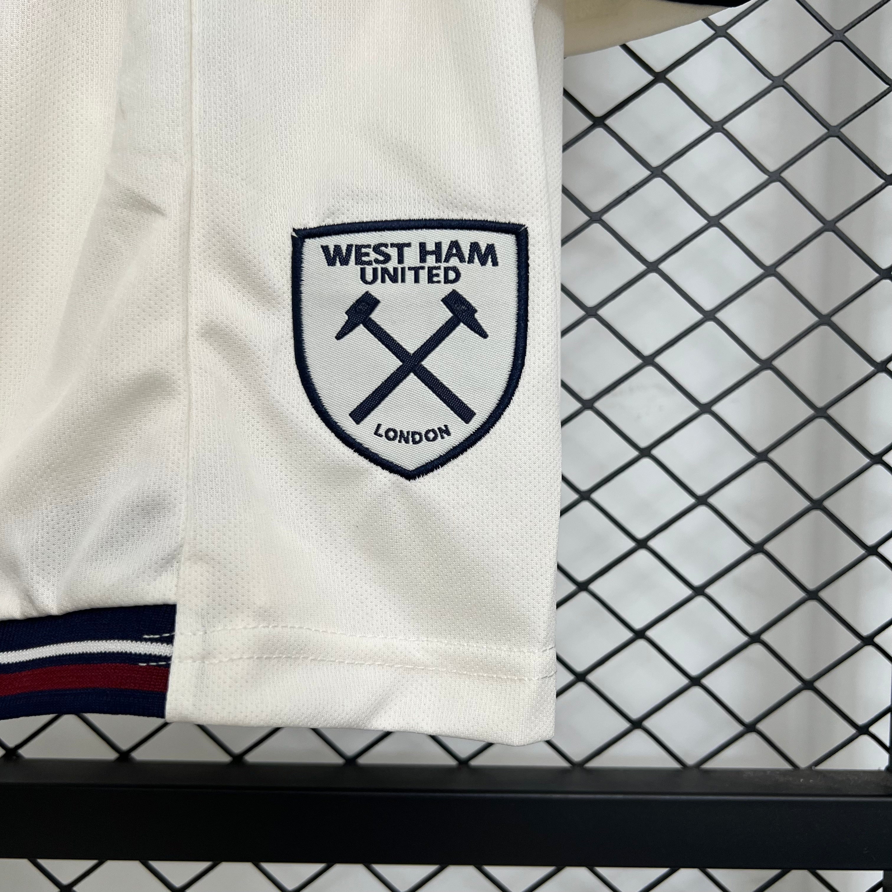 25/26 Kids West Ham United away Size: 16-287
