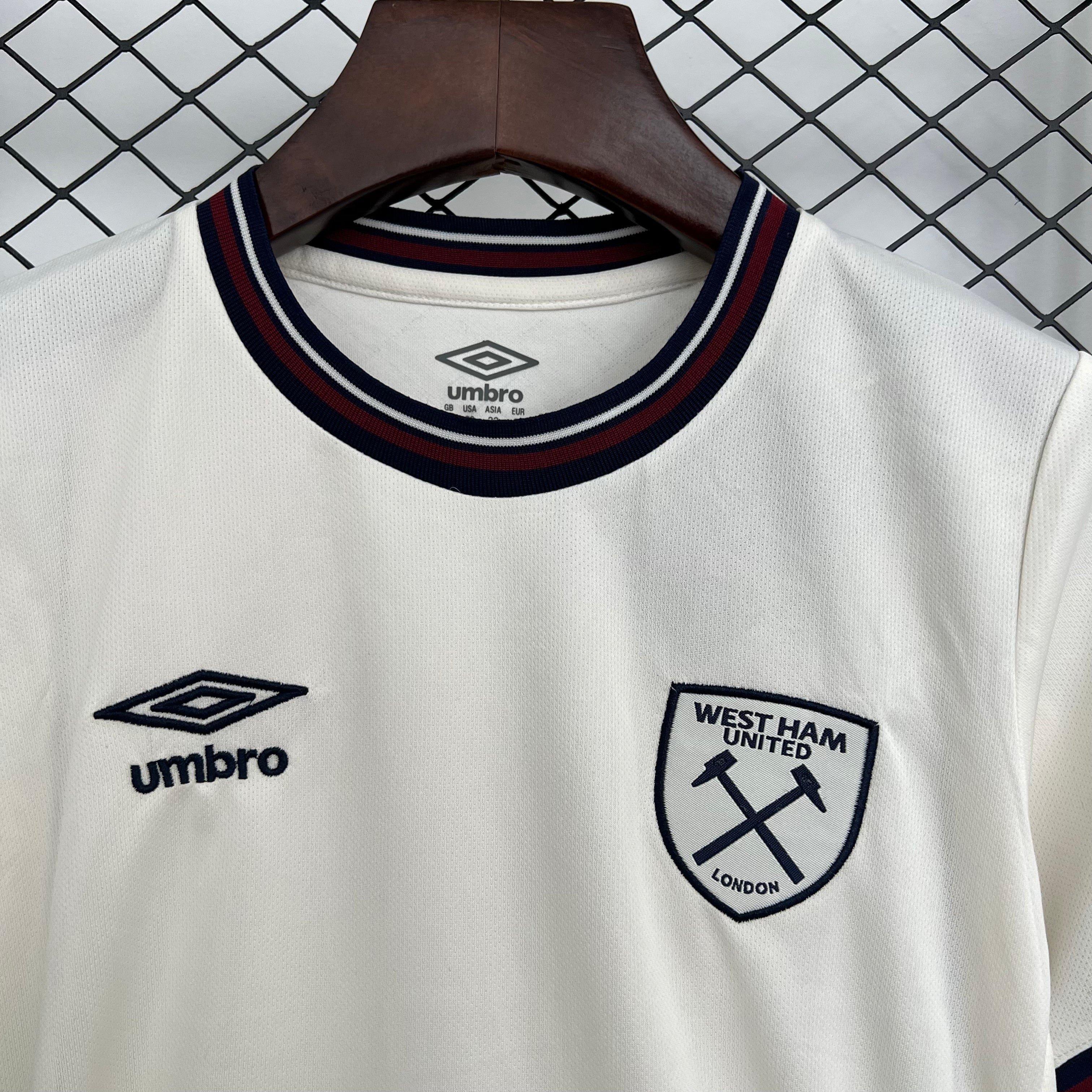25/26 Kids West Ham United away Size: 16-287