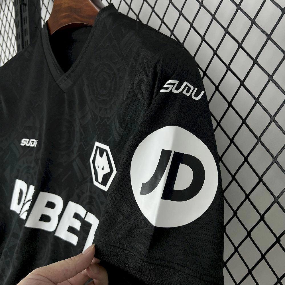 2025/26 Wolverhampton Wanderers Goalkeeper Black Jersey92025-08-30