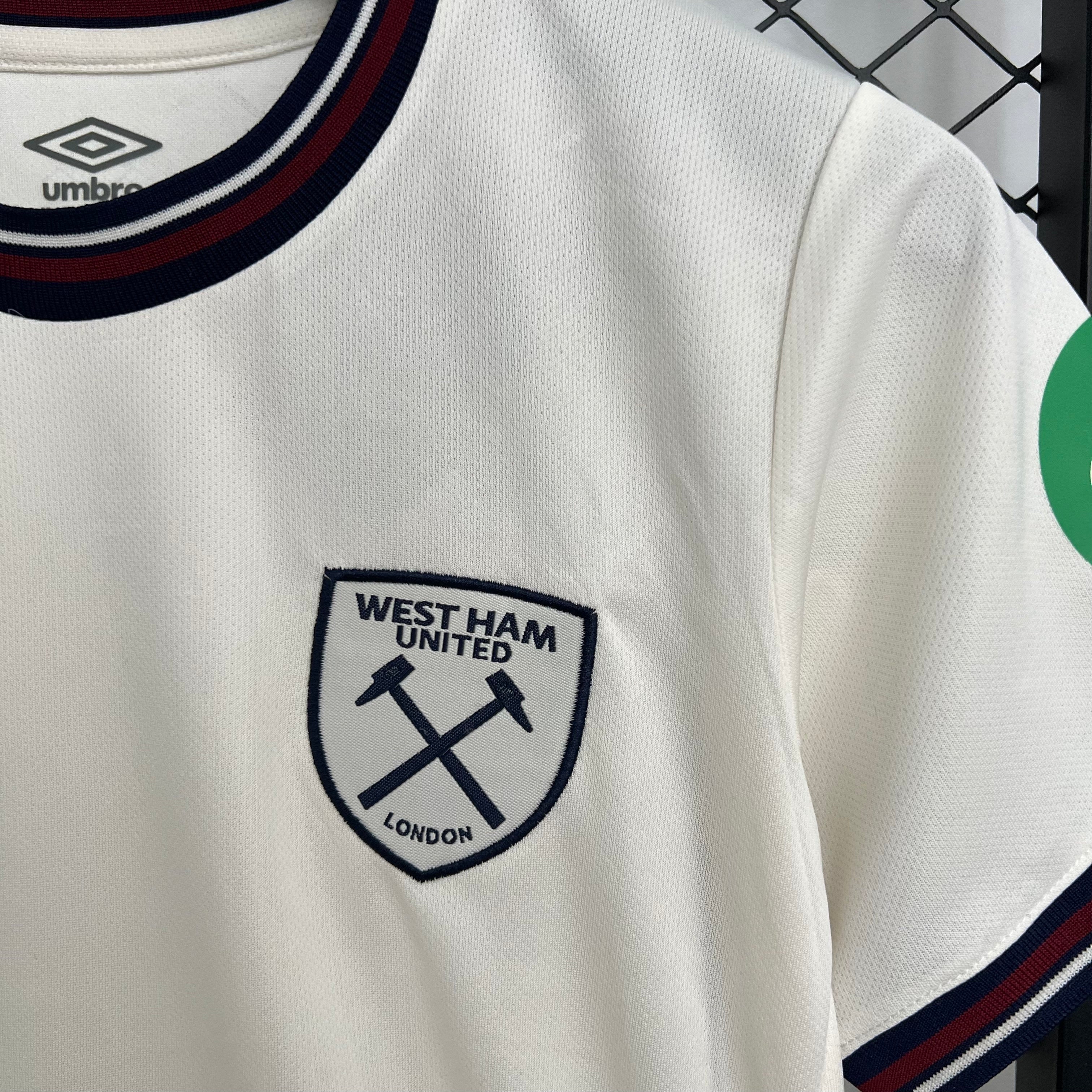 25/26 Kids West Ham United away Size: 16-287