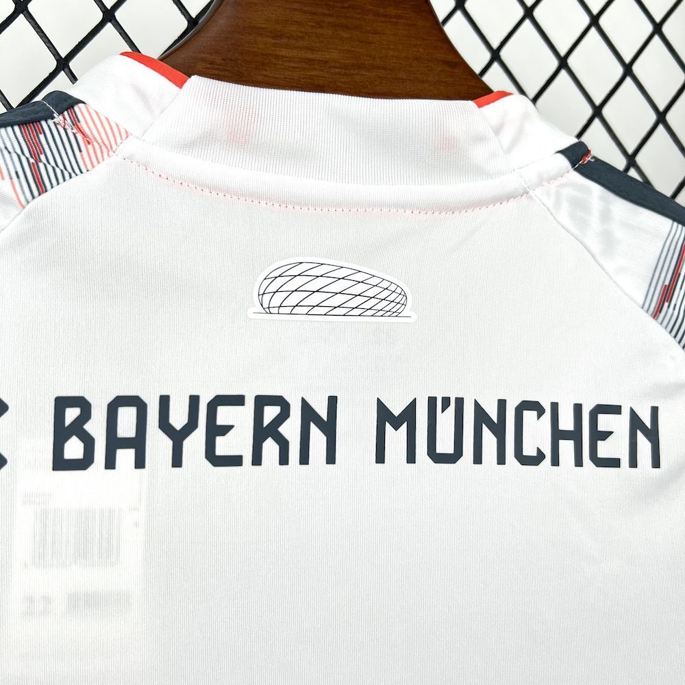Bayern Munich 2025/26 Away Kids Kit9